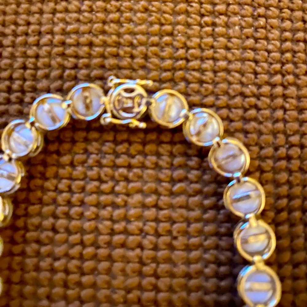 Classic Custom Gold and Pearl Bracelet - Picture 4 of 9